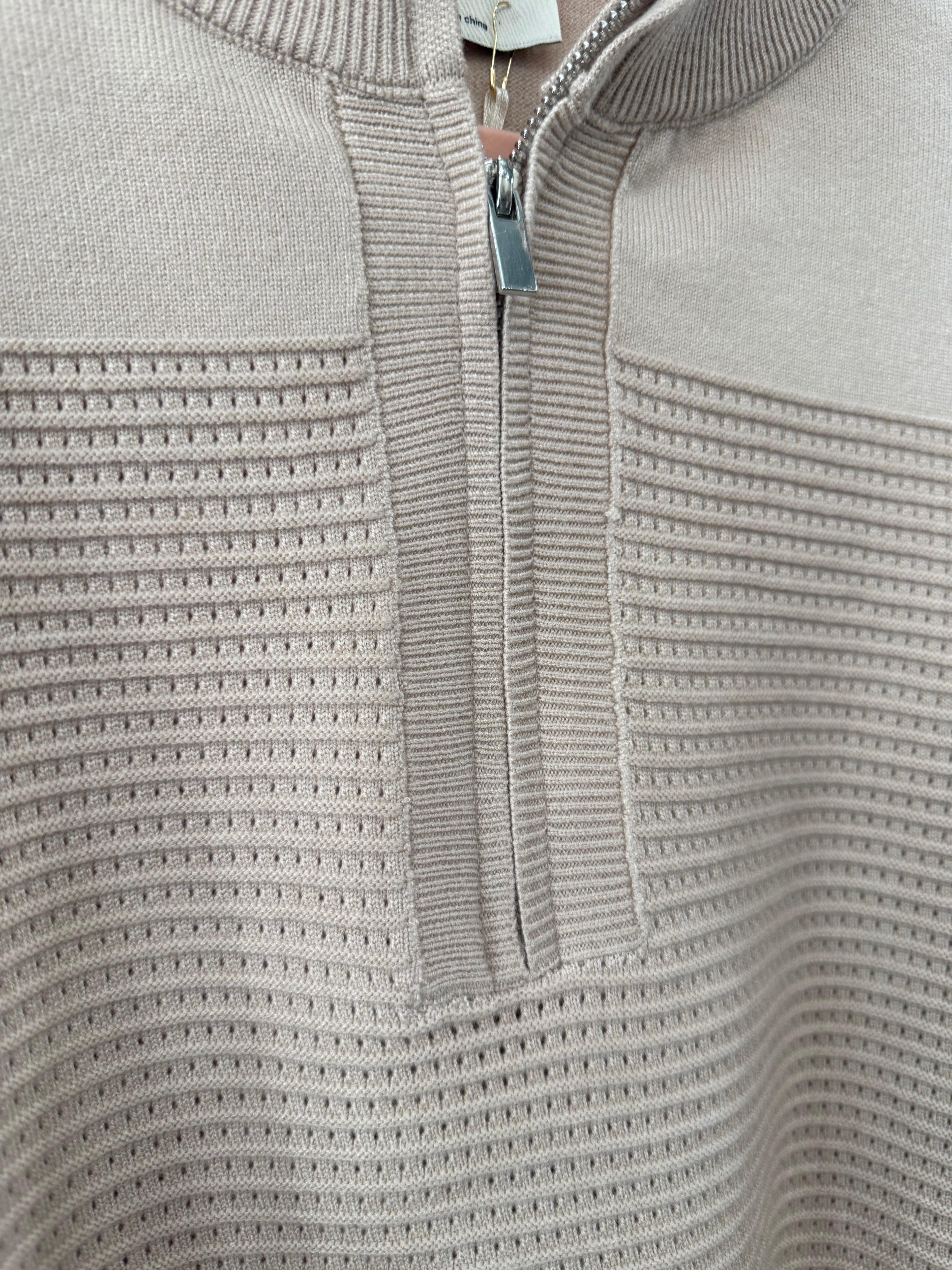 Essential Halfzip