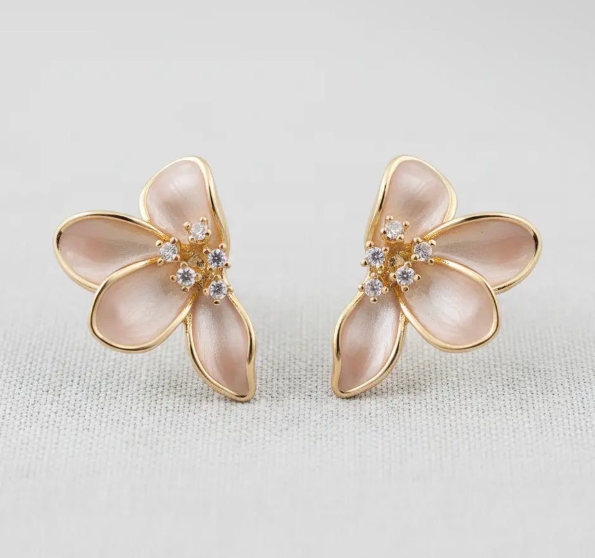 Magnolia Studs