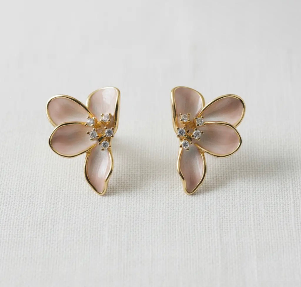 Magnolia Studs